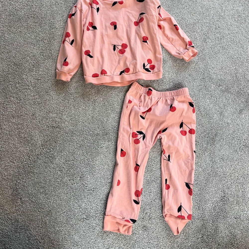 4T Tea Collection cherry lounger outfit. Very good condition.